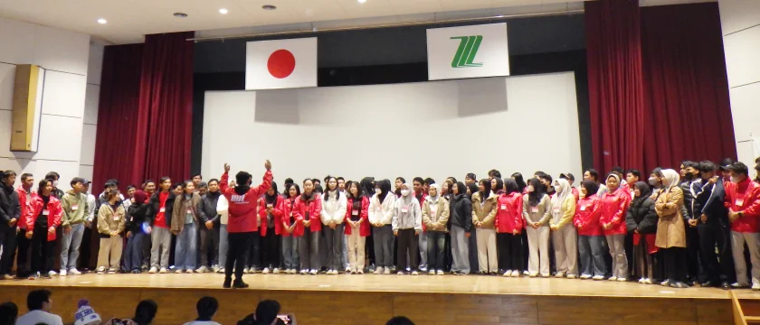 集団宿泊研修に参加する外国人材