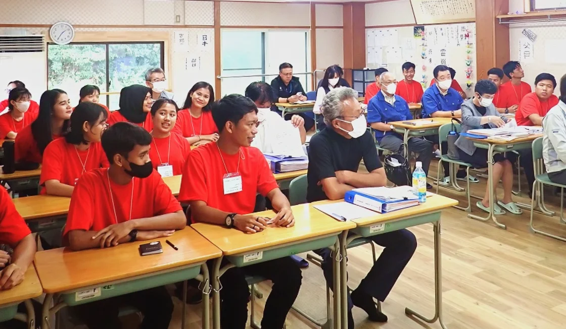 外国人材が日本語や生活について学ぶ講習の様子